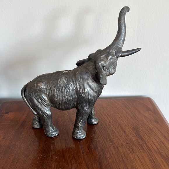 Fabulous Vintage Mid Century Metal Elephant Statue Figurine - Picture 5 of 10